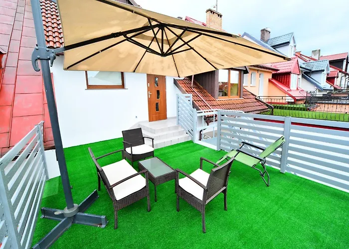 Spacious With A Large Terrace Apartment *